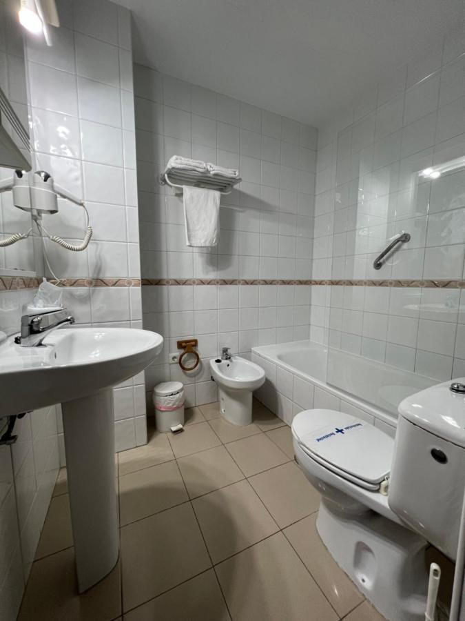 Hotel Chamizo El Arahal Luaran gambar