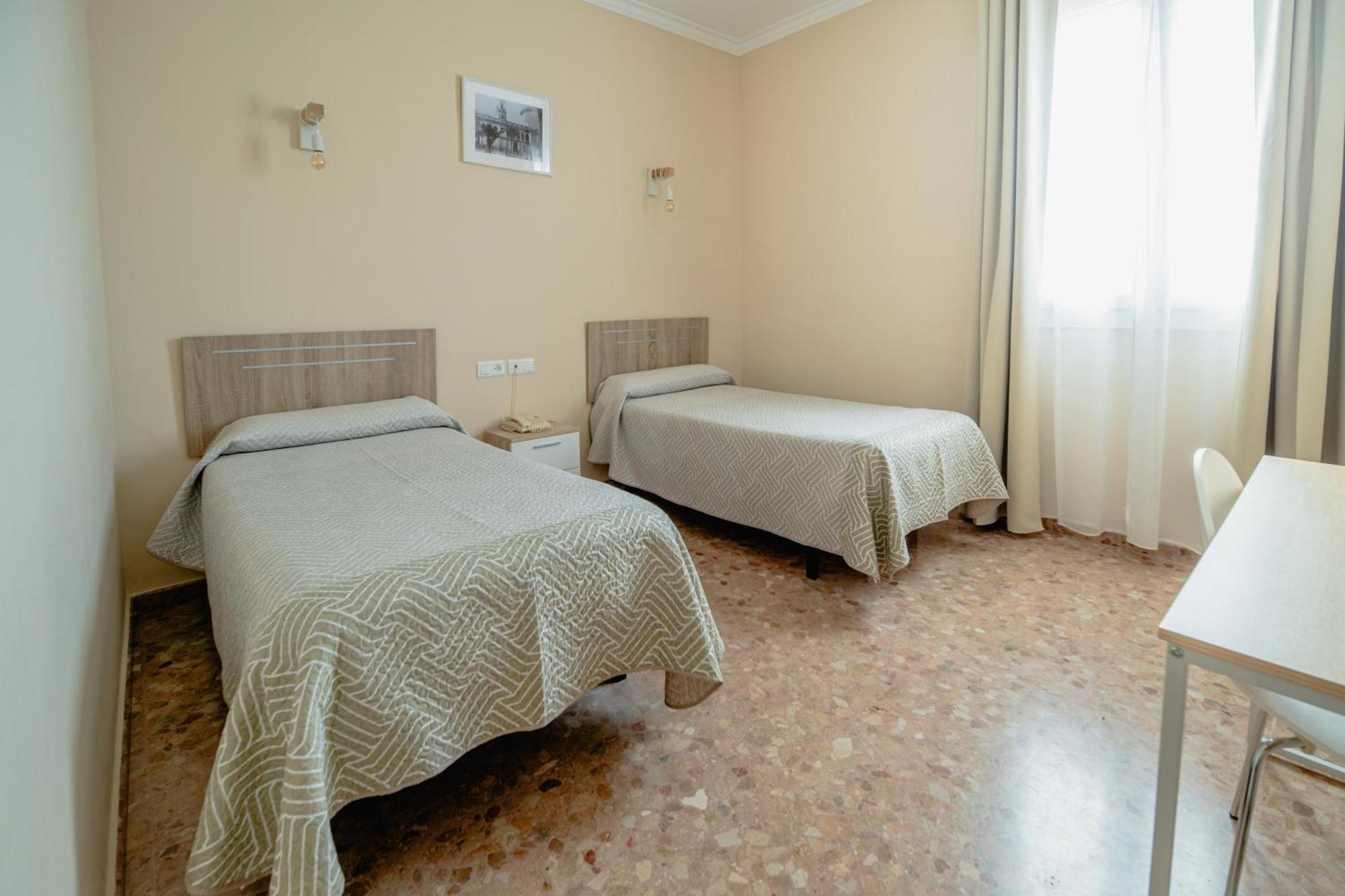 Hotel Chamizo El Arahal Luaran gambar