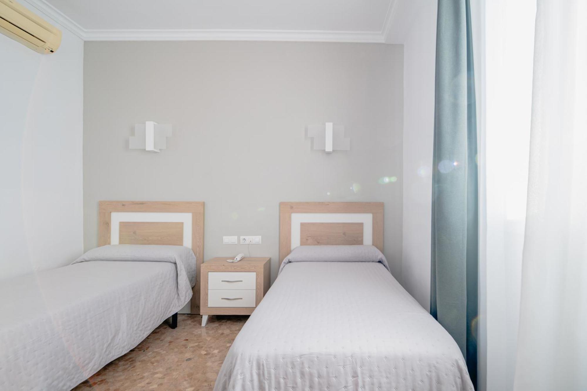 Hotel Chamizo El Arahal Luaran gambar