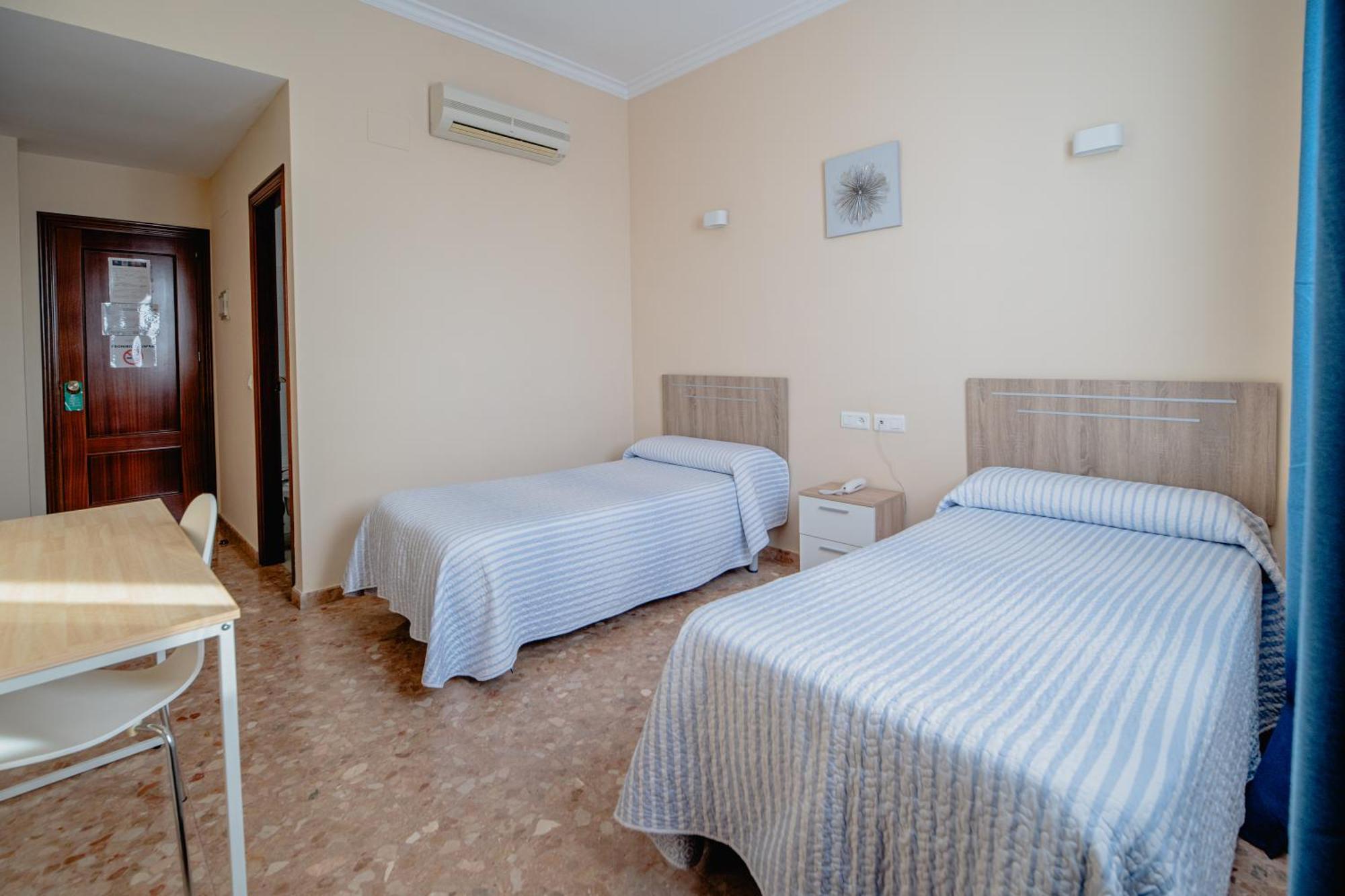 Hotel Chamizo El Arahal Luaran gambar