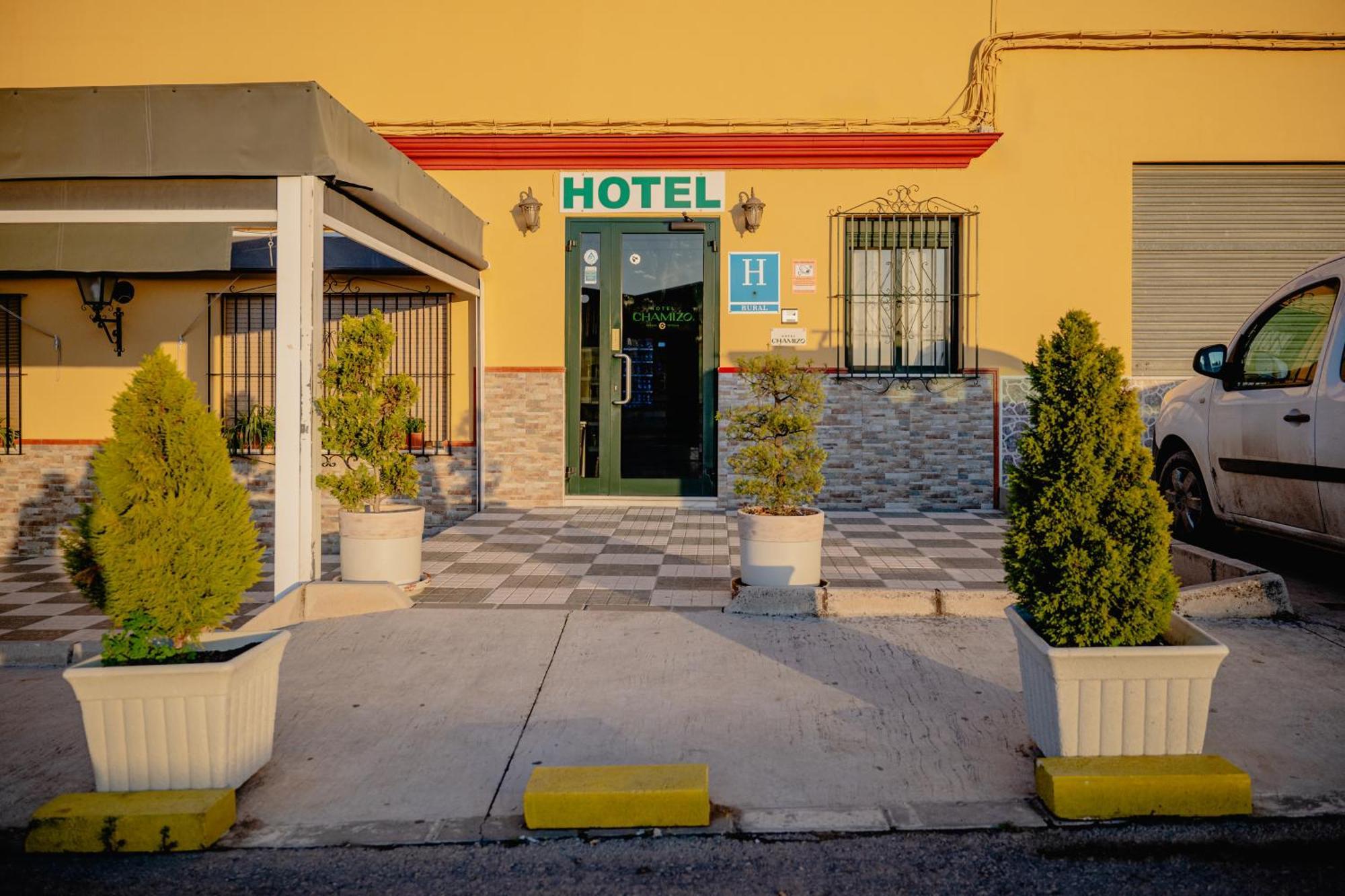 Hotel Chamizo El Arahal Luaran gambar
