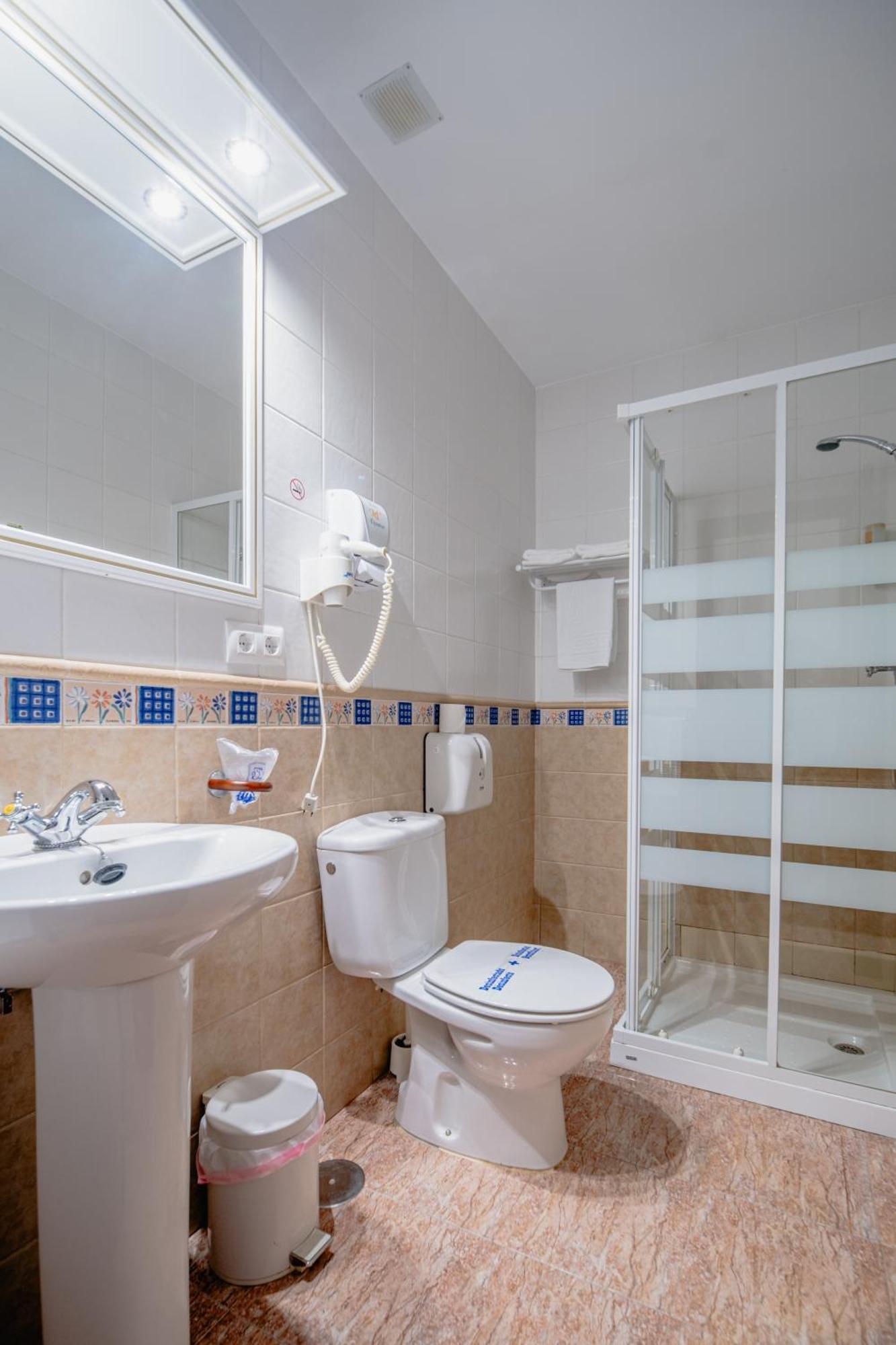 Hotel Chamizo El Arahal Luaran gambar
