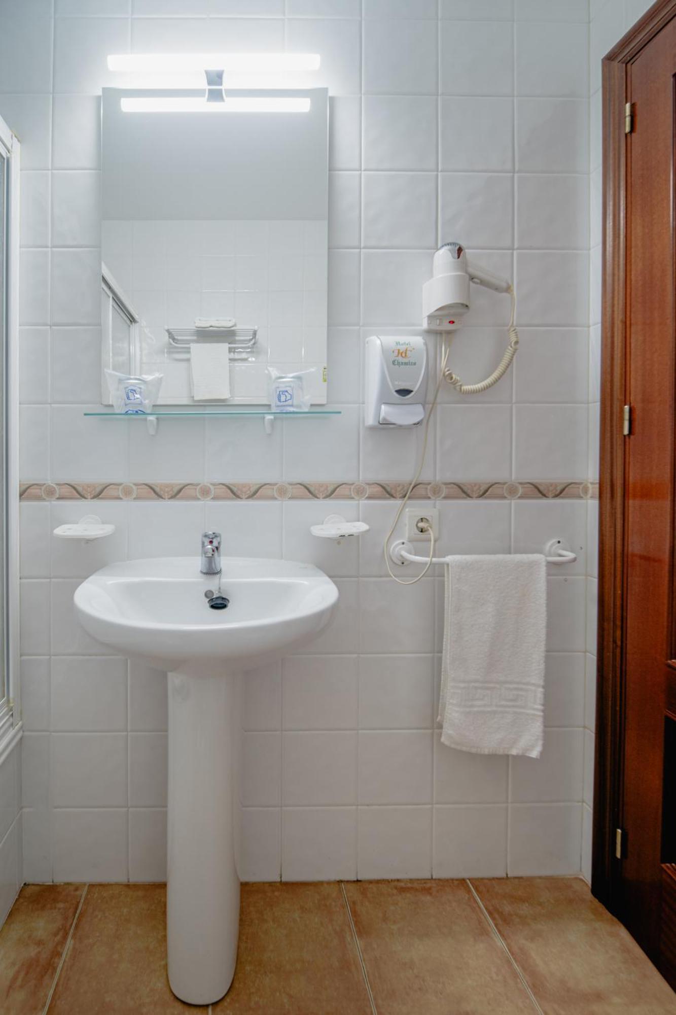 Hotel Chamizo El Arahal Luaran gambar