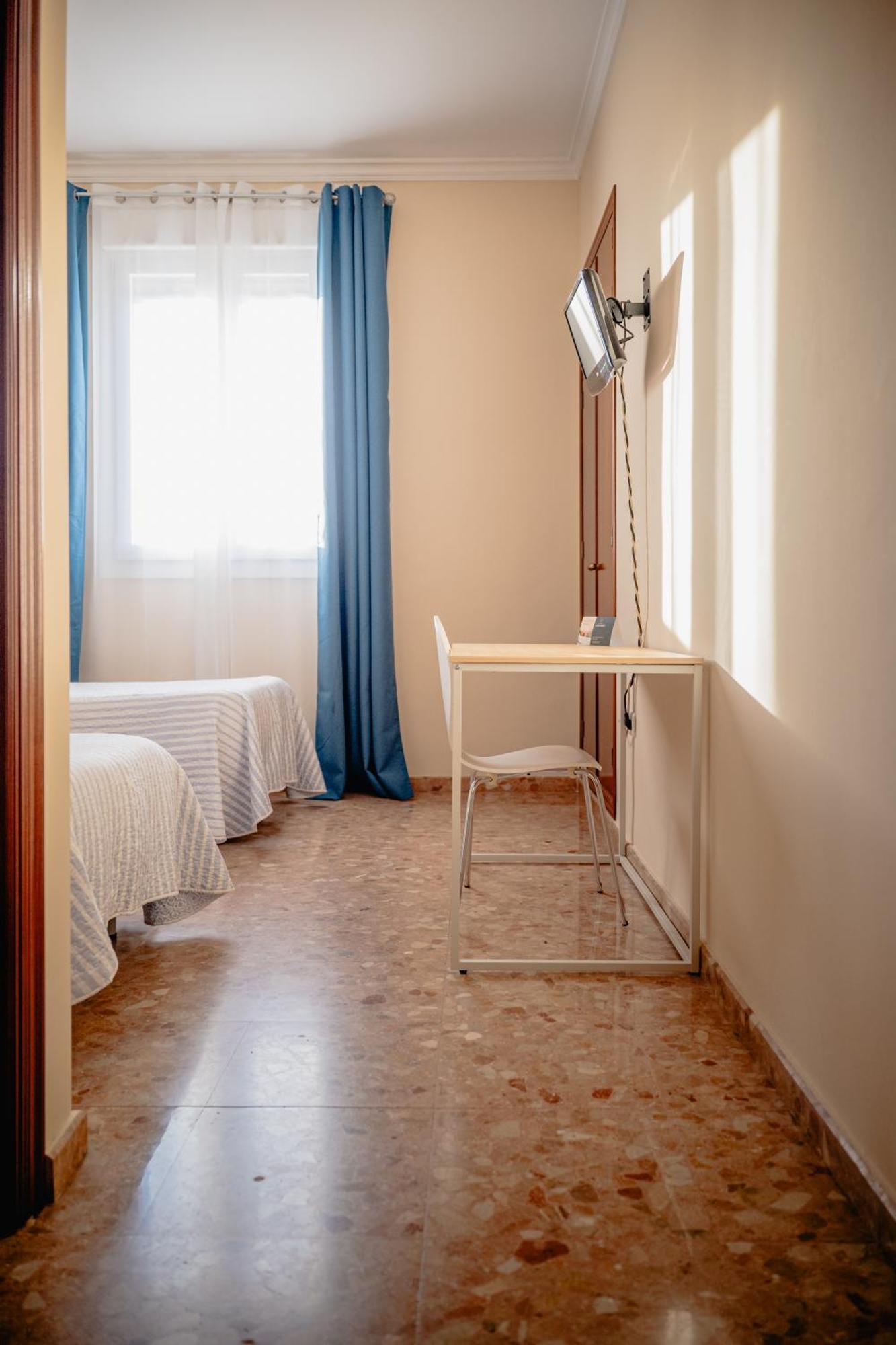 Hotel Chamizo El Arahal Luaran gambar